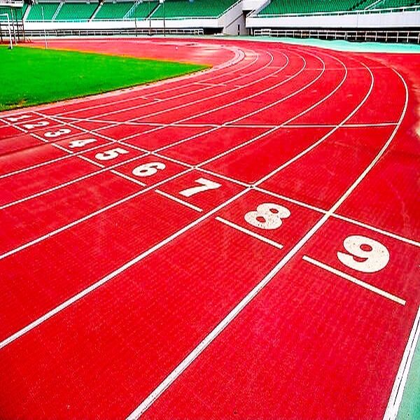 如何選擇塑膠跑道廠家